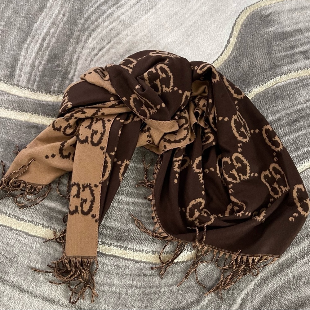 Beautiful Long Full GG Scarves - Picture 5 of 10